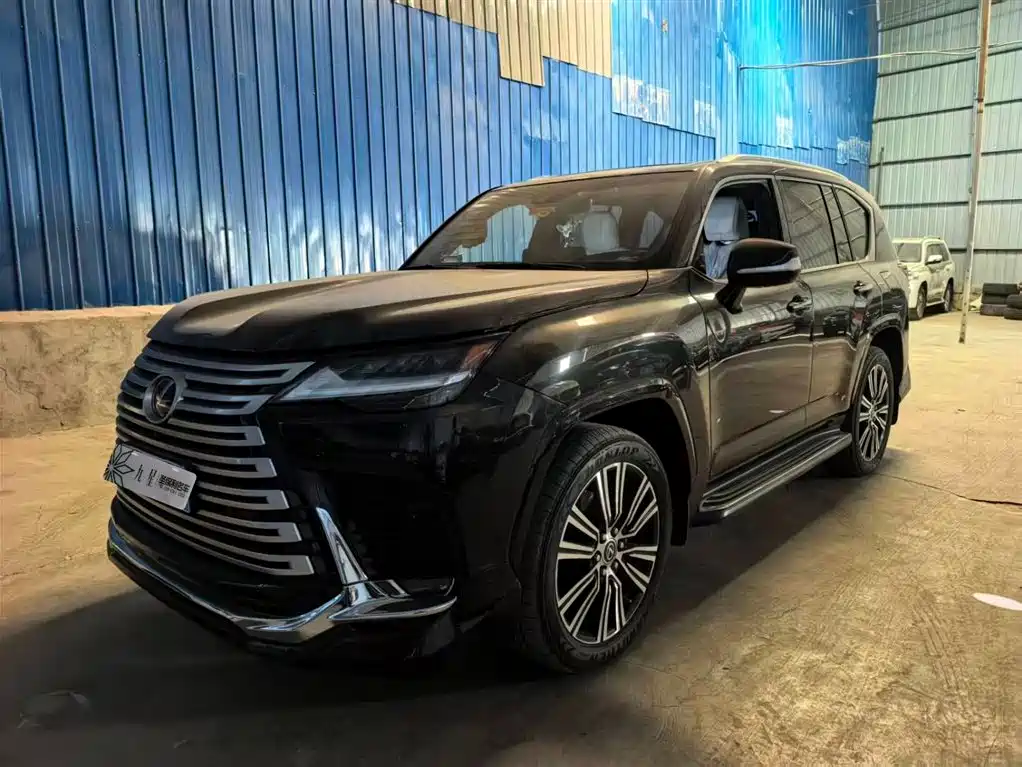 Lexus LX 2025 — фото 1