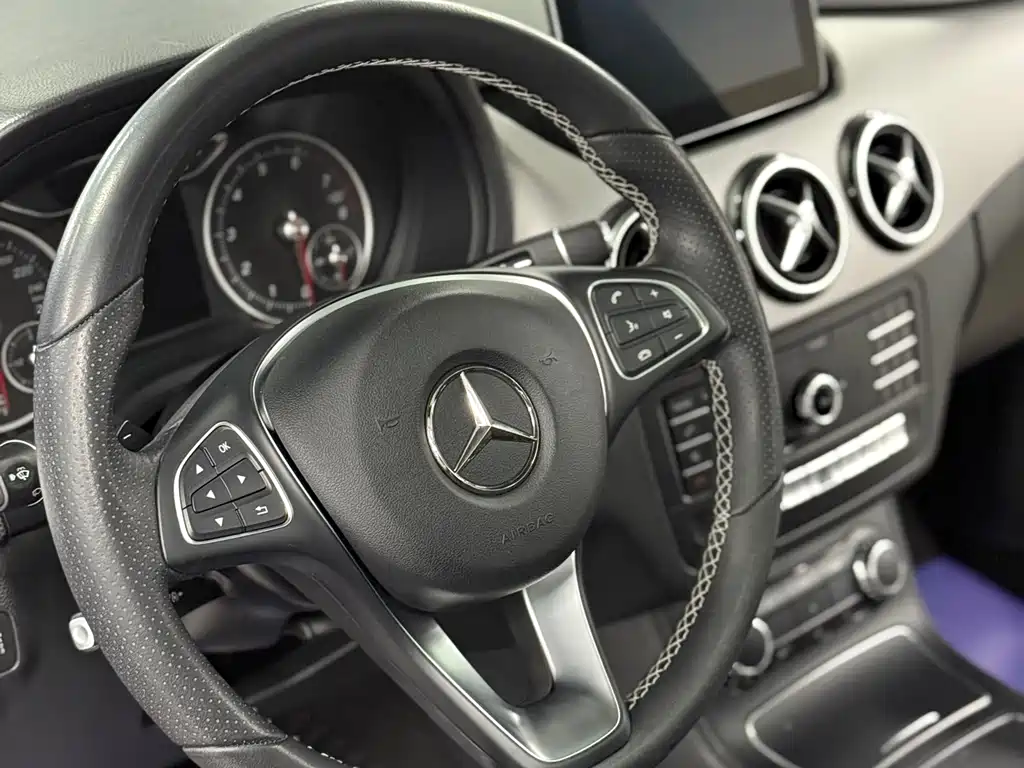 Mercedes-Benz B-Class 2018 — фото 13