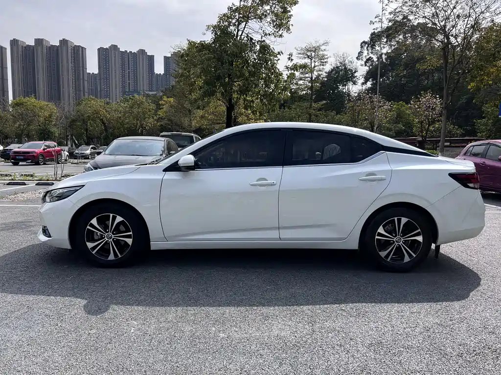 Nissan Sylphy 2022 — фото 16