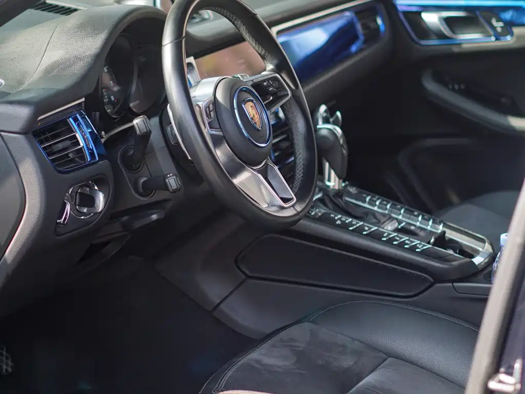 Porsche Macan 2019 — фото 17