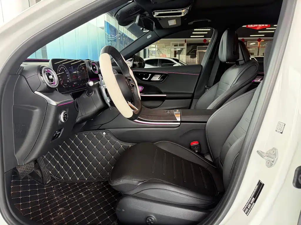 Mercedes-Benz C-Class 2023 — фото 17