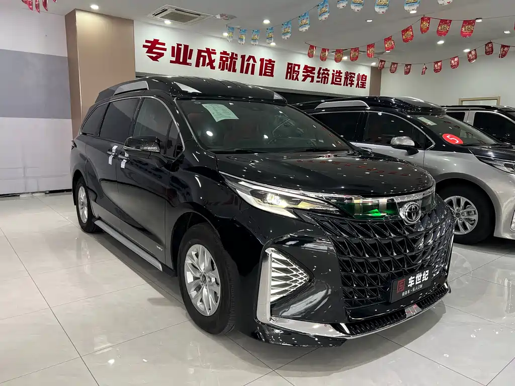 Toyota Granvia — фото 3