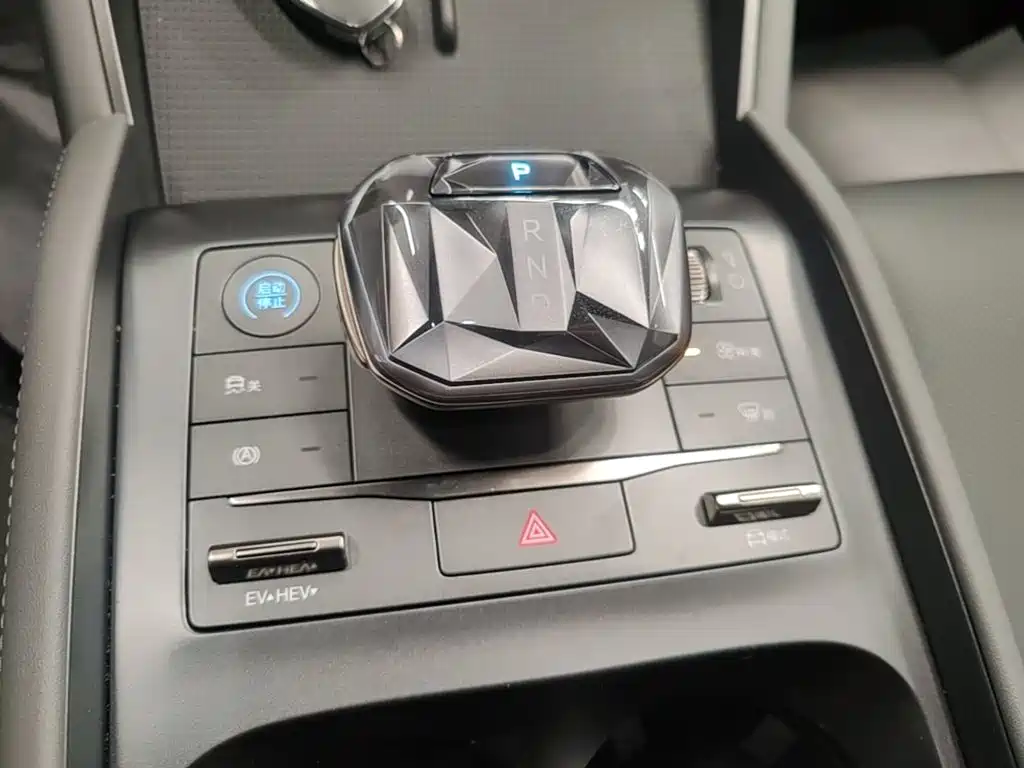 BYD Qin L 2025 — фото 14