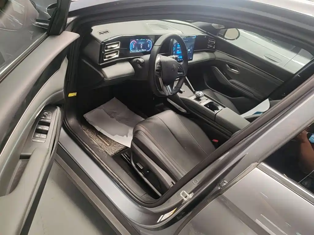 BYD Qin L 2025 — фото 16