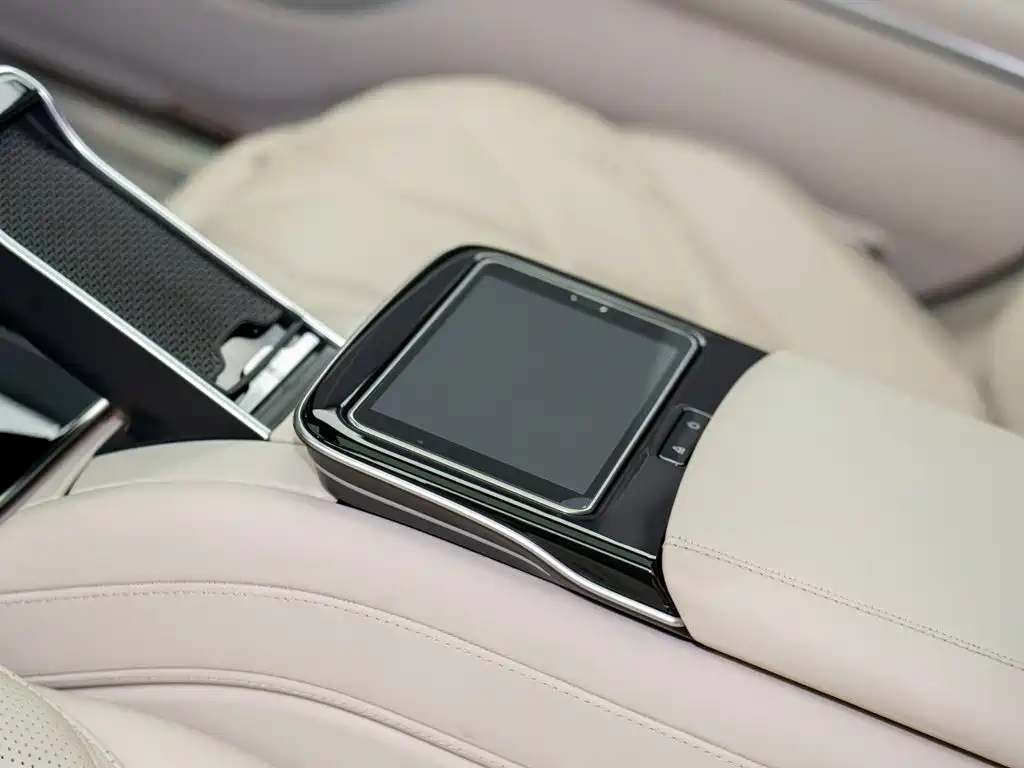 Mercedes-Benz Maybach S-Class 2023 — фото 16