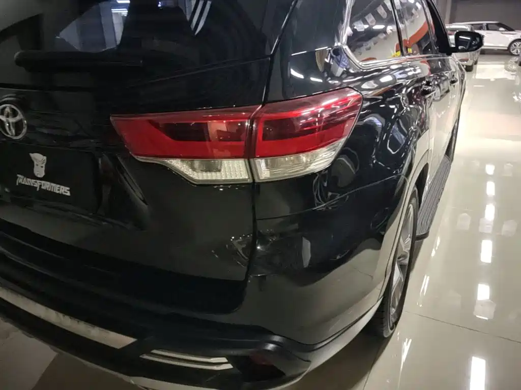 Toyota Highlander 2020 — фото 8