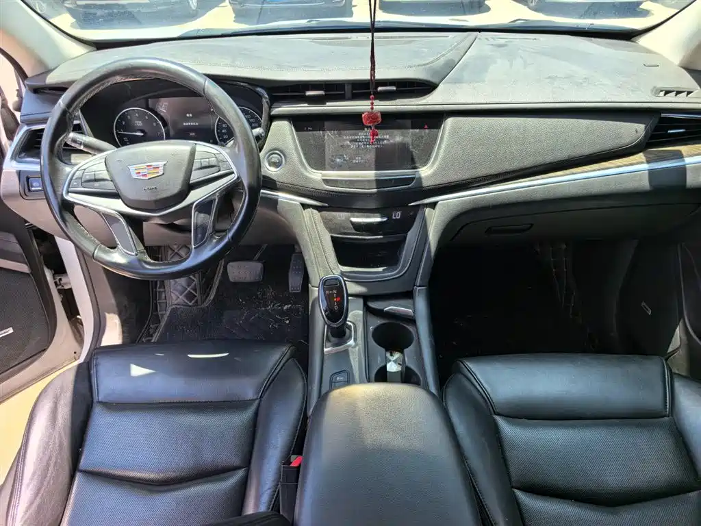 Cadillac XT5 2018 — фото 12