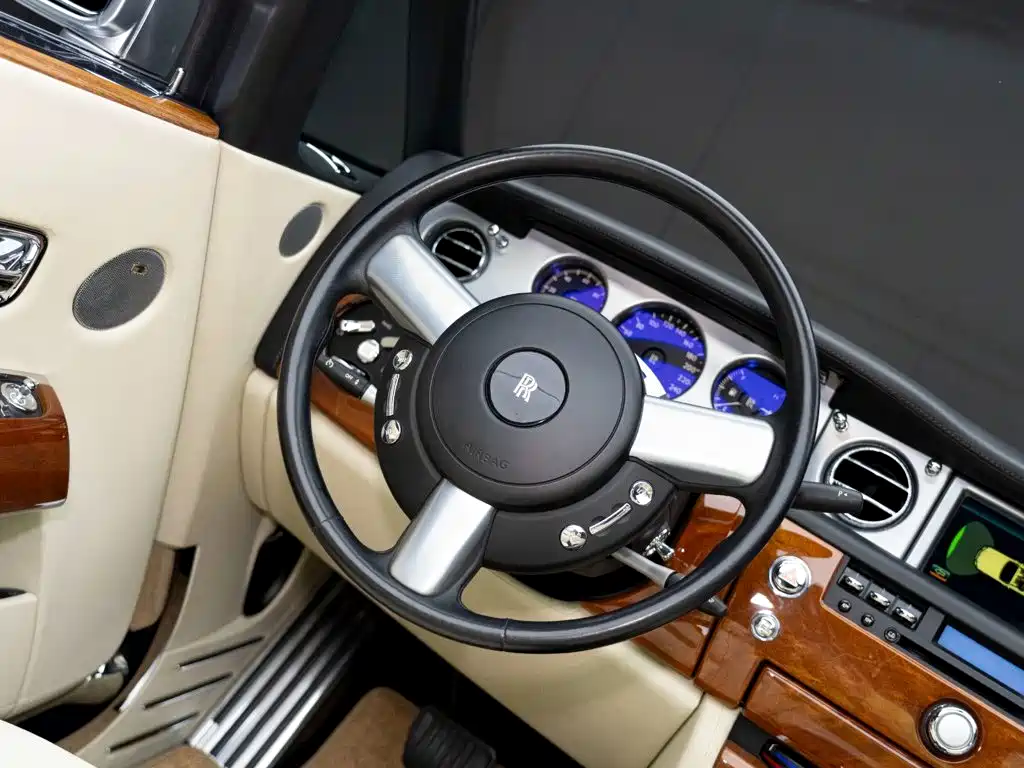 Rolls-Royce Phantom 2009 — фото 12