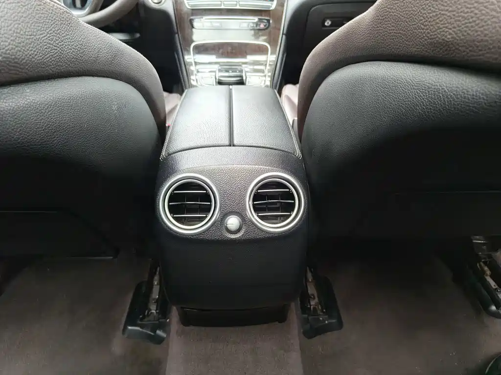 Mercedes-Benz GLC 2017 — фото 17