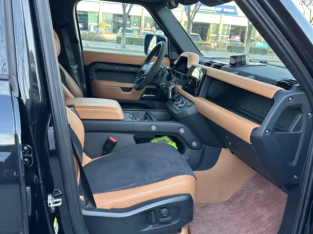Land Rover Defender 2024 — фото 15