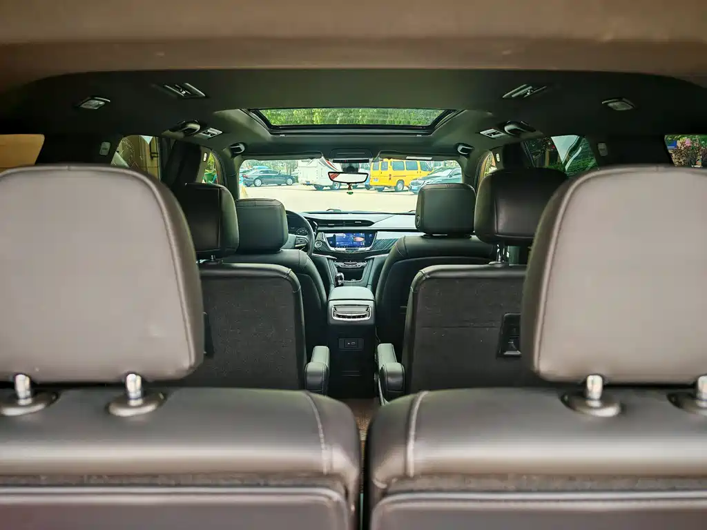 Cadillac XT6 2022 — фото 11