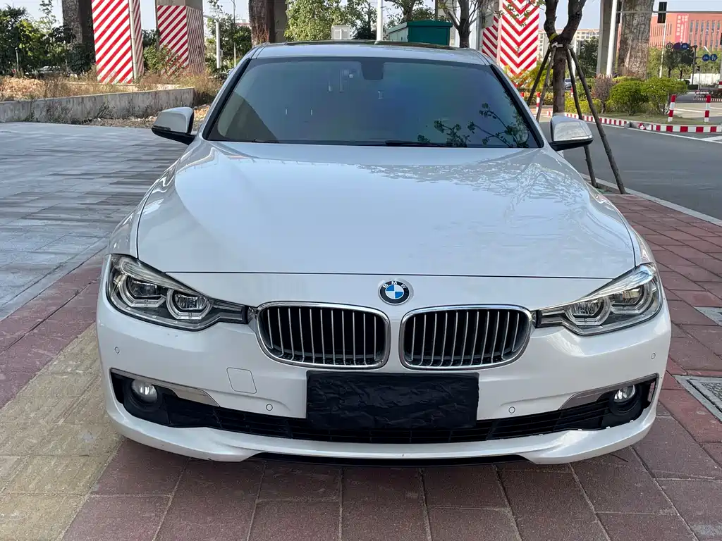 BMW 3 Series 2018 — фото 2