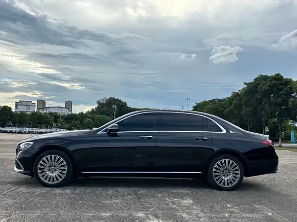 Mercedes-Benz E-Class 2021