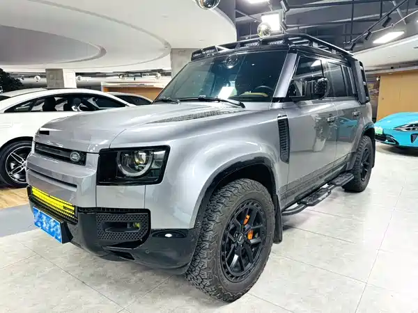 Land Rover Defender 2023
