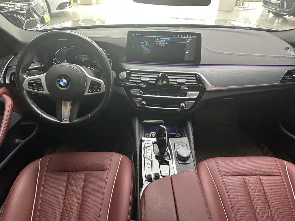 BMW 5 Series New Energy 2023 — фото 13