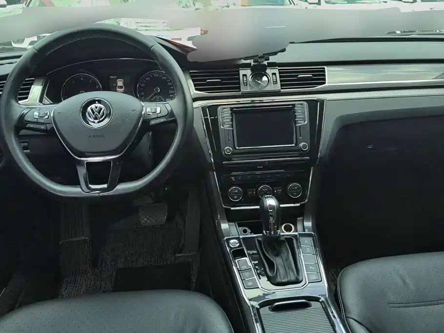 Volkswagen Passat 2016 — фото 12