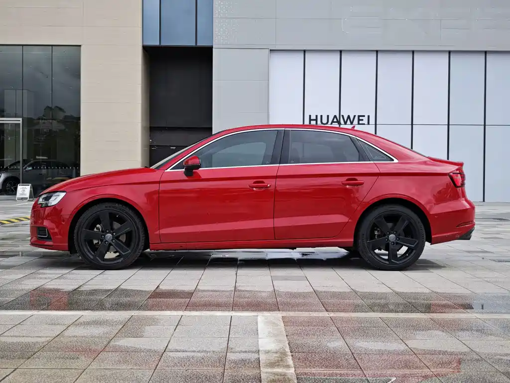 Audi A3 2018 — фото 13