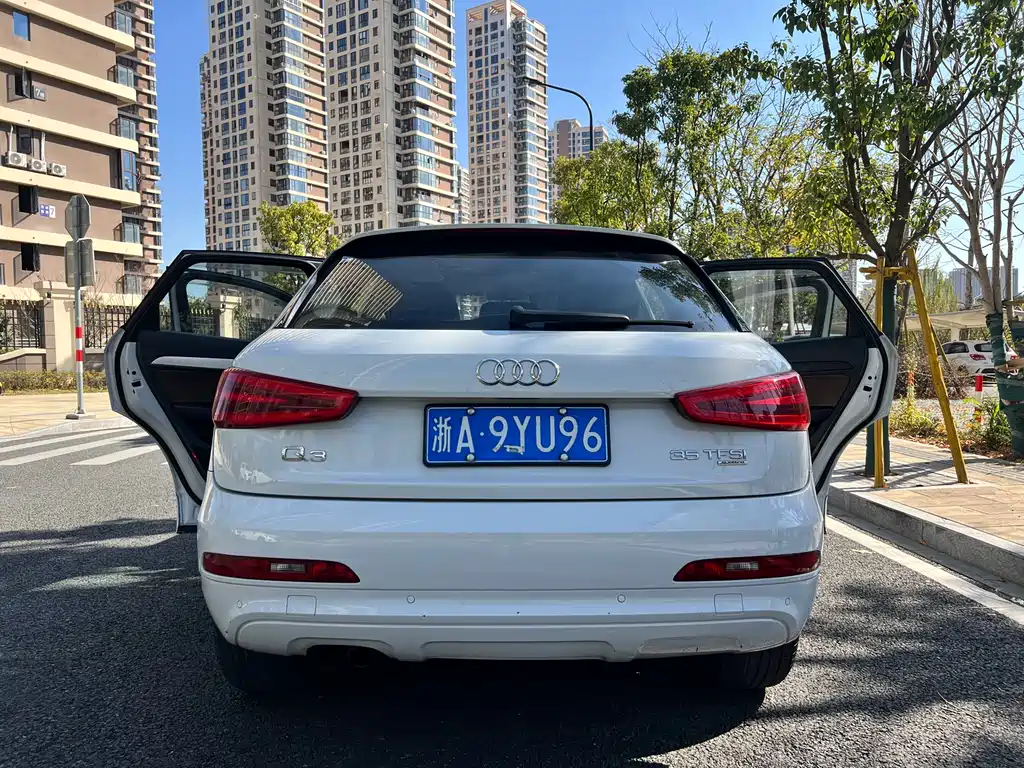 Audi Q3 2013 — фото 16