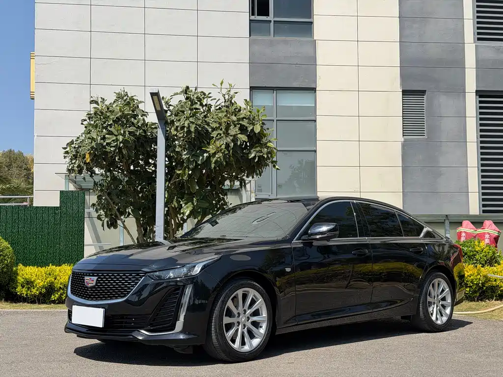 Cadillac CT5 2022 — фото 1