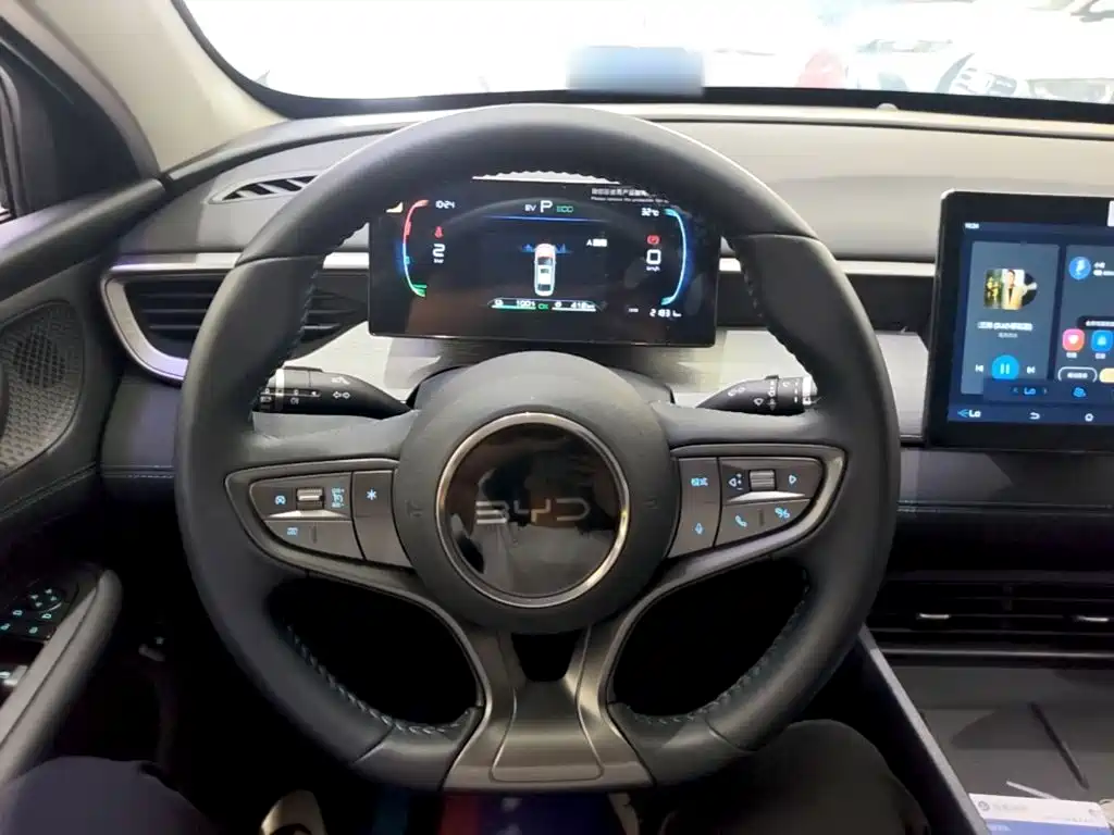 BYD Seal 05 DM-i 2025 — фото 11