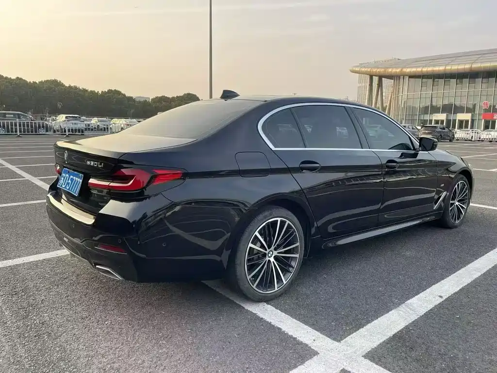 BMW 5 Series 2021