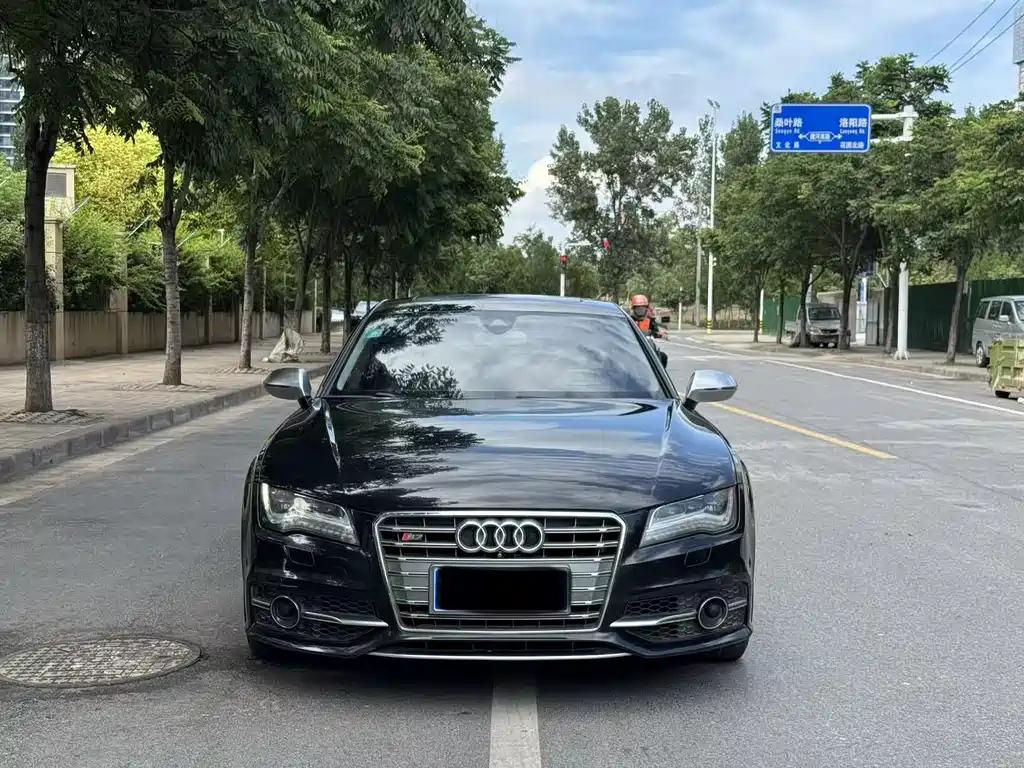 Audi S7 2015 — фото 1