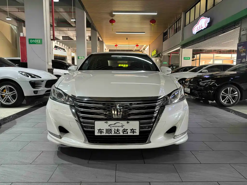 Toyota Crown 2016 — фото 2