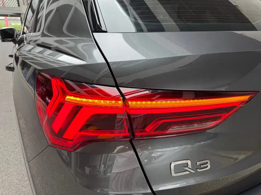 Audi Q3 2022 — фото 24