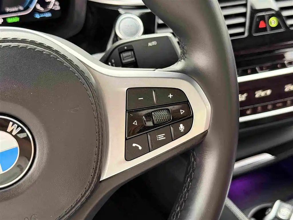 BMW 5 Series New Energy 2021 — фото 21
