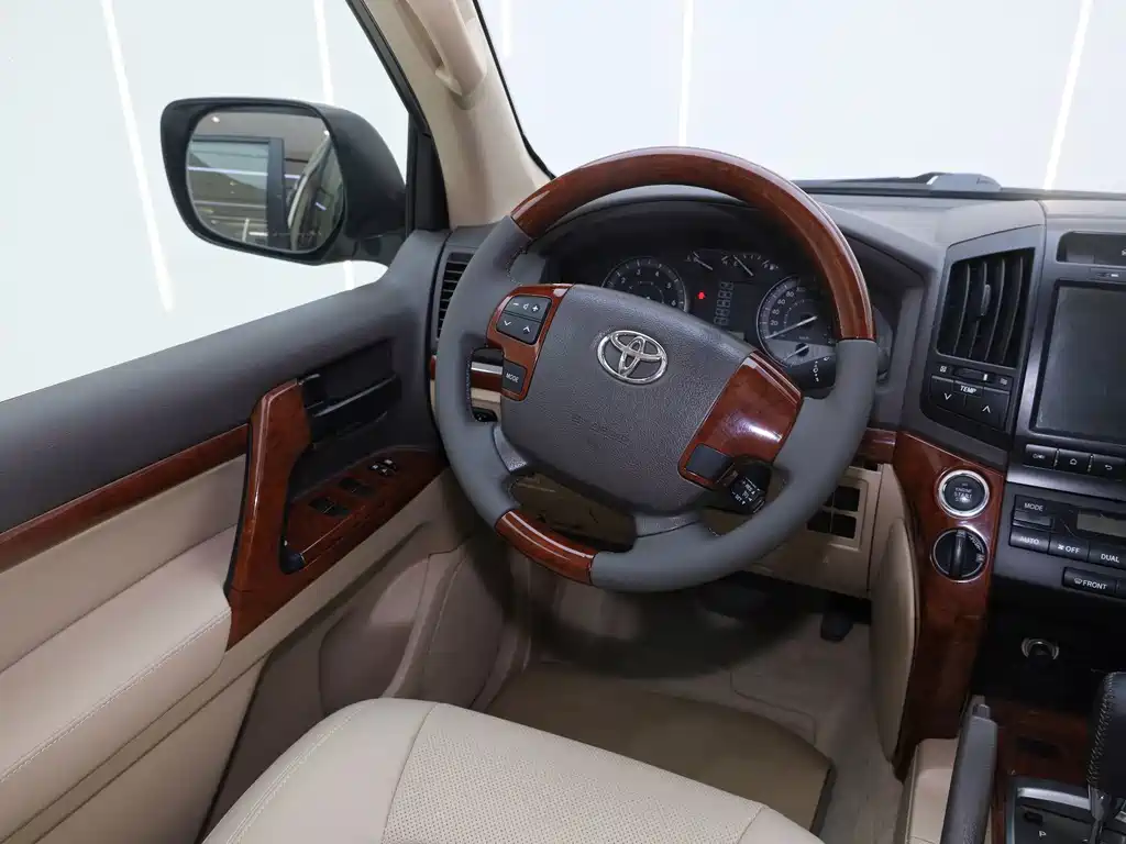 Toyota Land Cruiser 2015 — фото 22