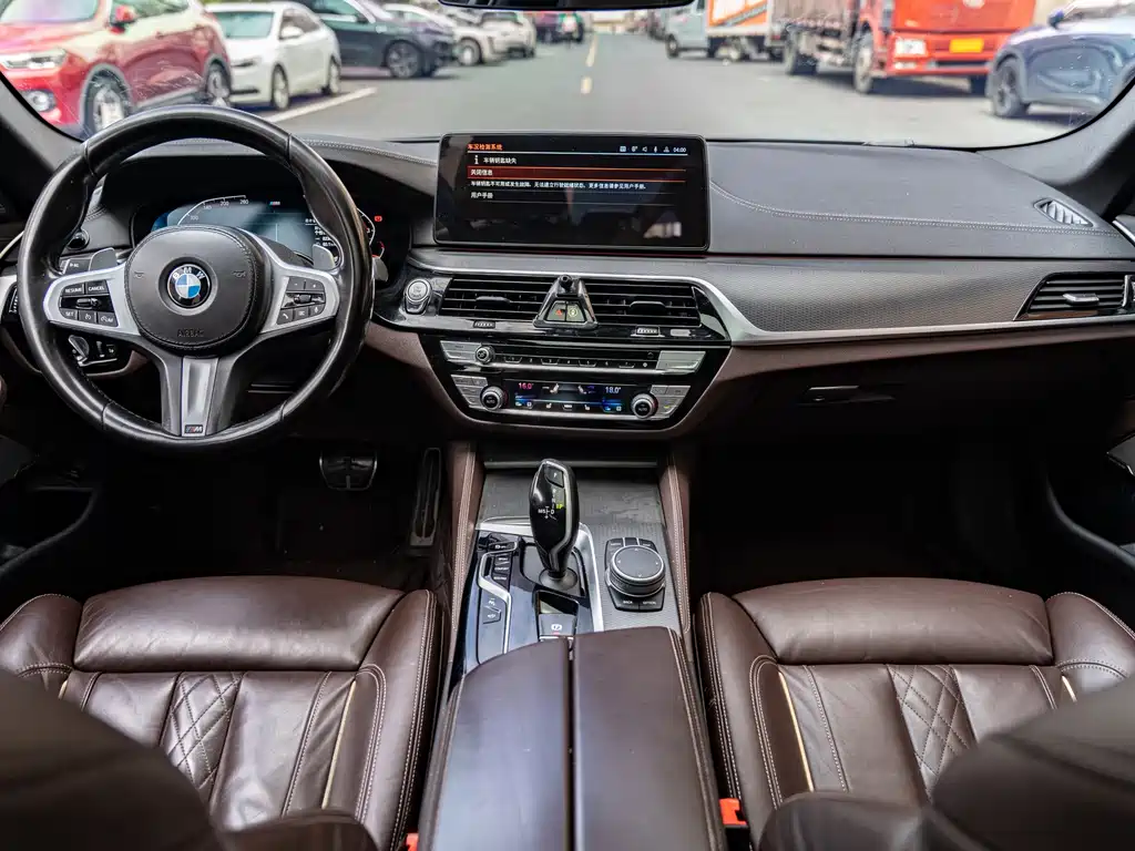 BMW 5 Series 2021 — фото 18