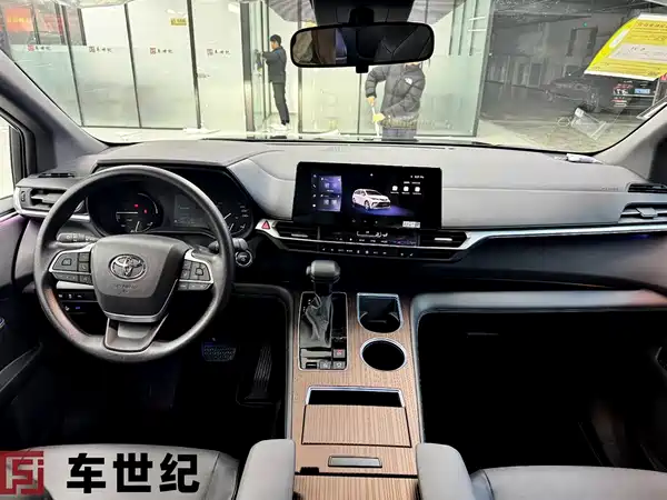 Toyota Granvia 2026