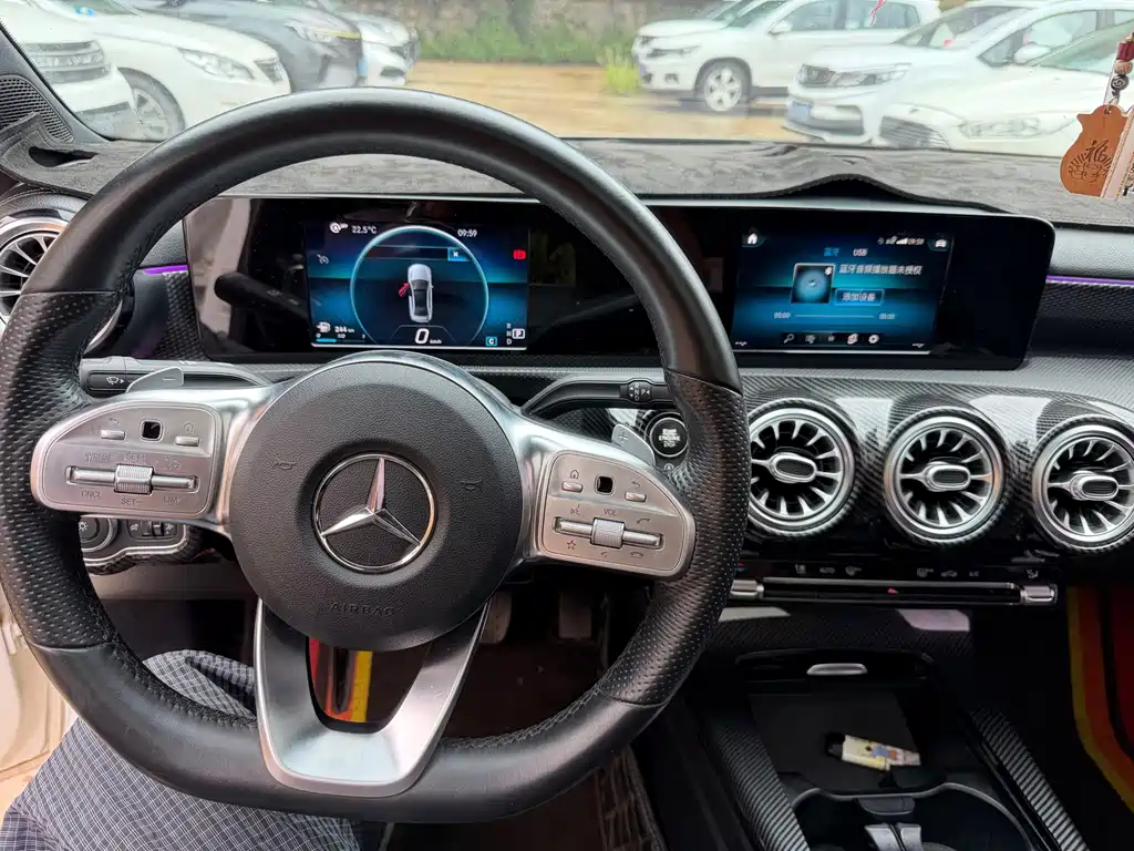 Mercedes-Benz A-Class 2019 — фото 11