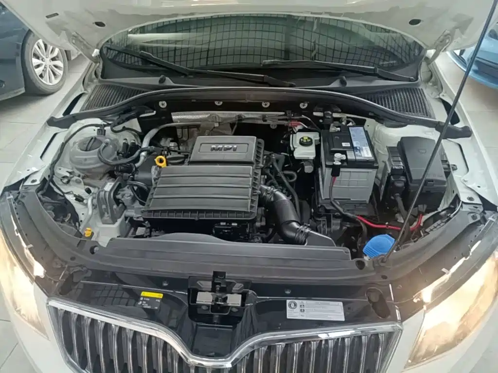 Skoda Octavia 2018 — фото 20