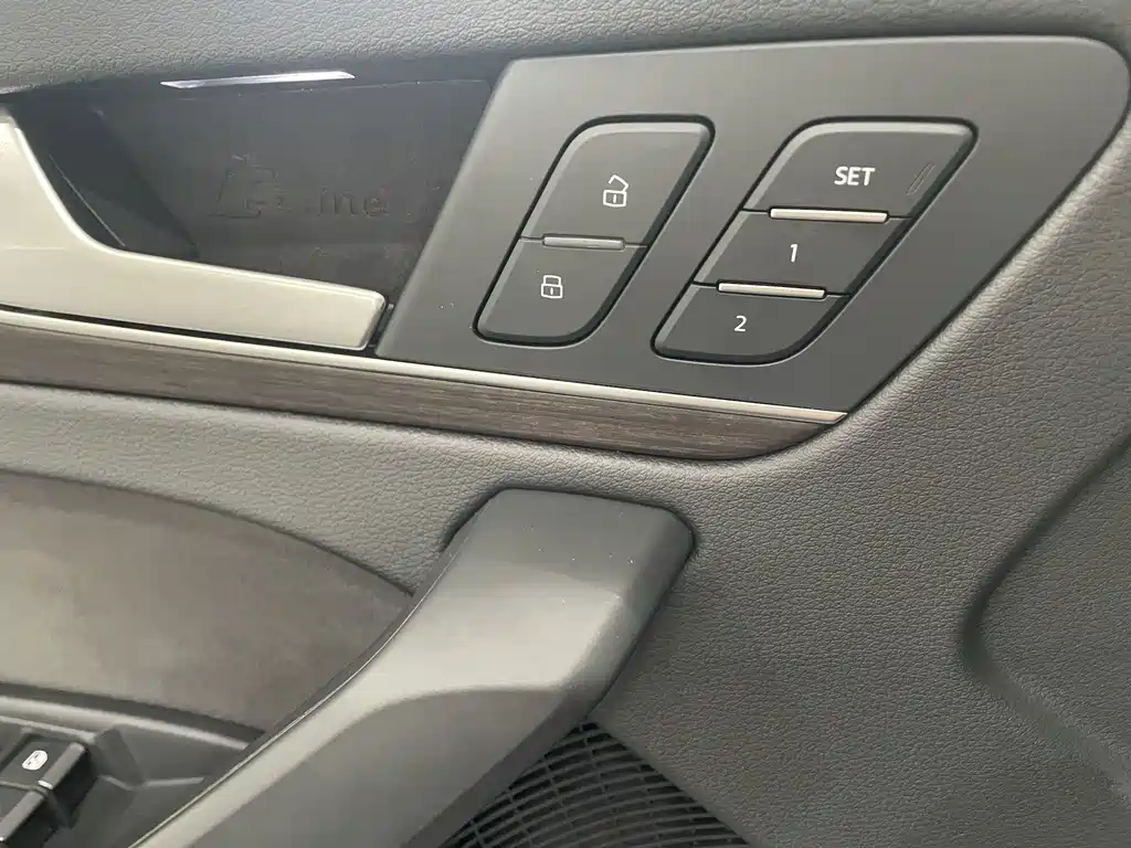 Audi Q5L 2022 — фото 20