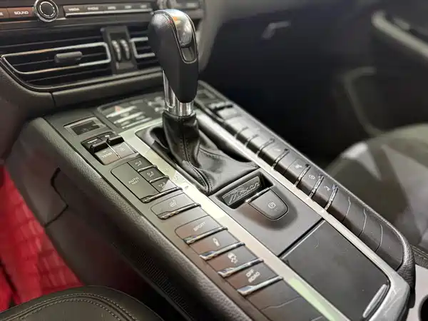 Porsche Macan 2020