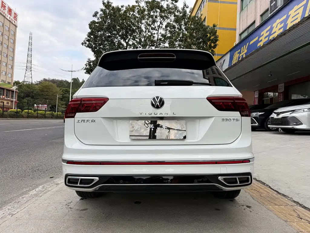 Volkswagen Tiguan L 2023 — фото 15