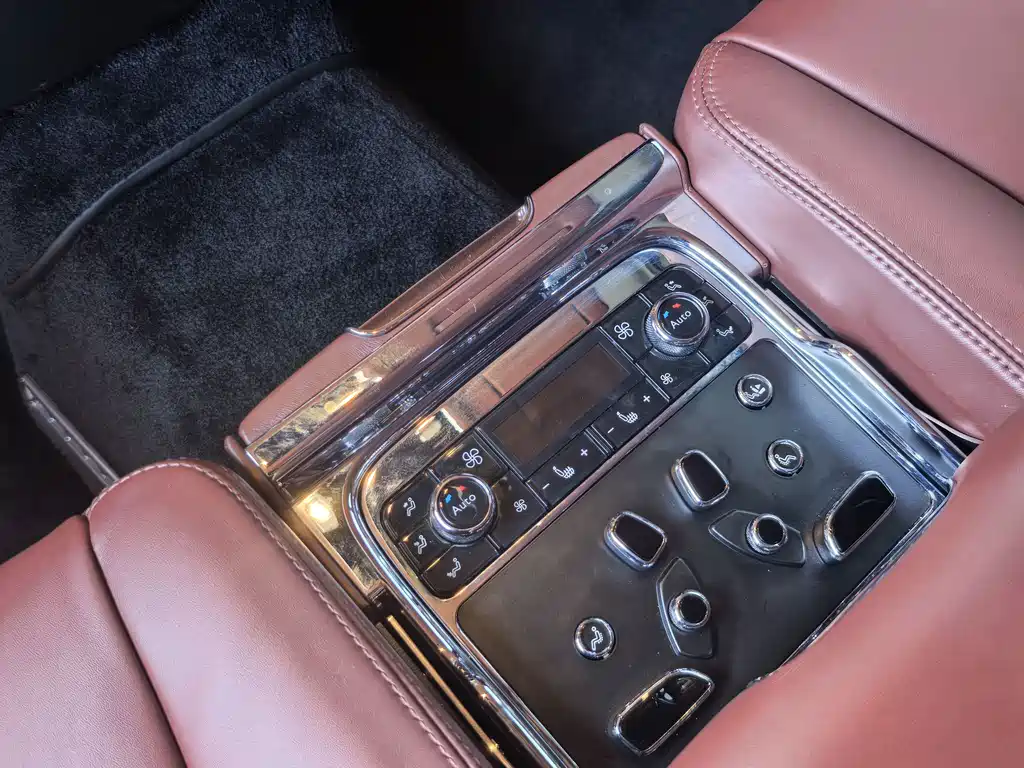 Bentley Mulsanne 2018 — фото 14