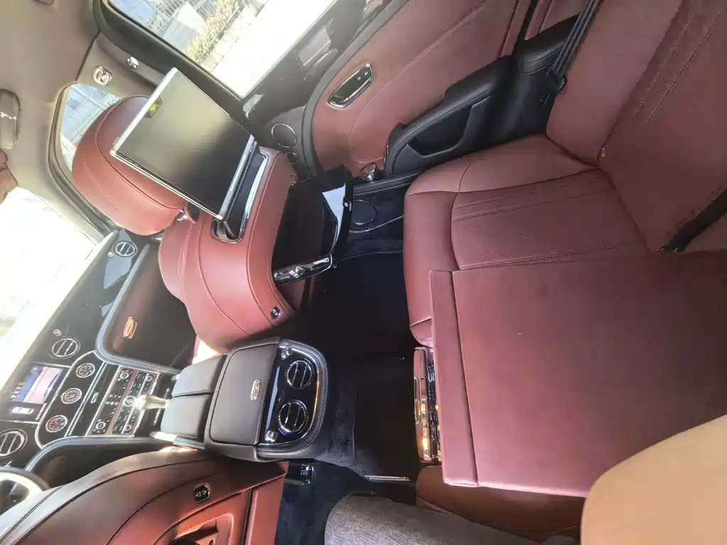 Bentley Mulsanne 2018 — фото 15