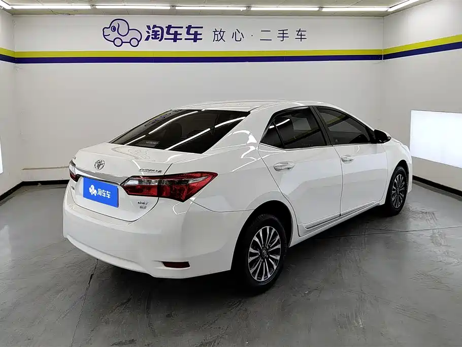 Toyota Corolla 2018 — фото 3