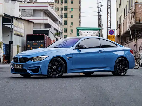 BMW M4 2015