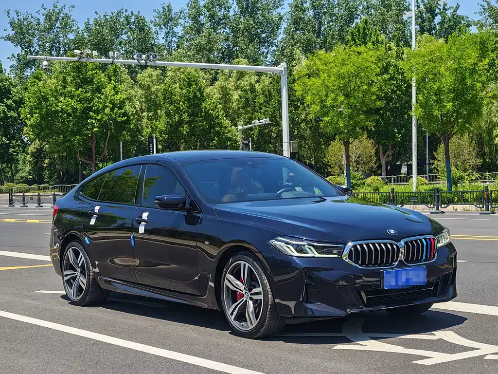 BMW 6 Series GT 2023 — фото 16