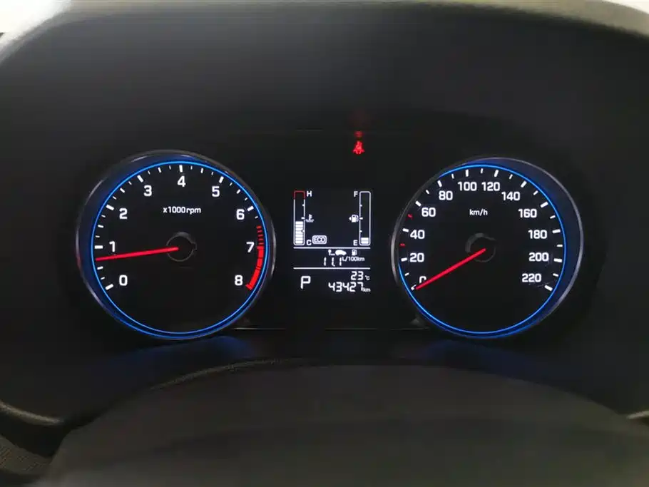 Hyundai ix25 2017 — фото 14