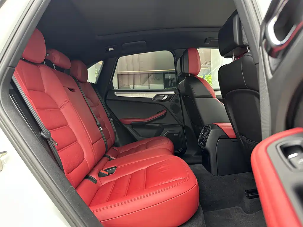 Porsche Macan 2016 — фото 16