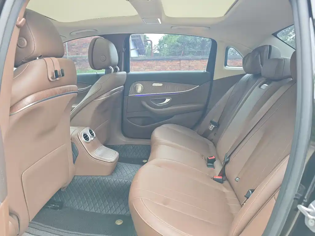Mercedes-Benz E-Class 2022