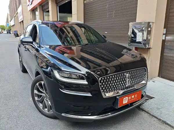 Lincoln Nautilus 2021