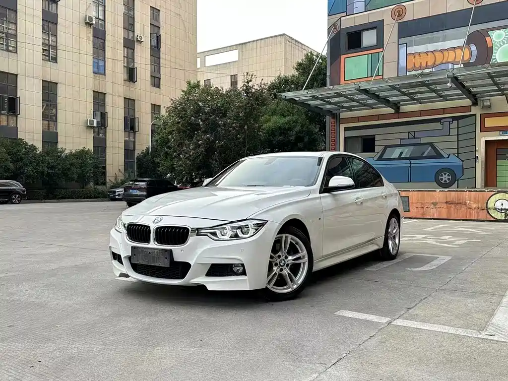 BMW 3 Series 2018 — фото 1