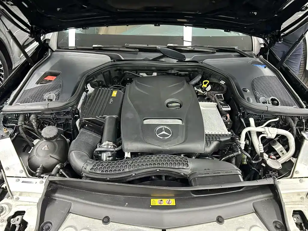 Mercedes-Benz E-Class 2018 — фото 24