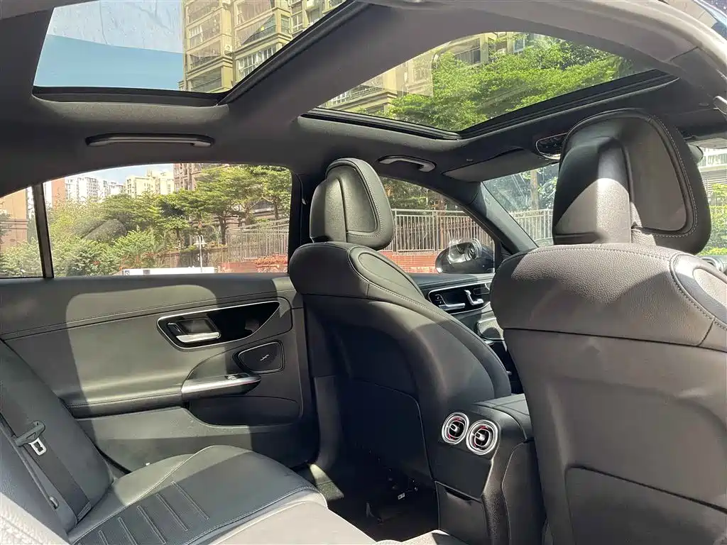 Mercedes-Benz C-Class 2023 — фото 10