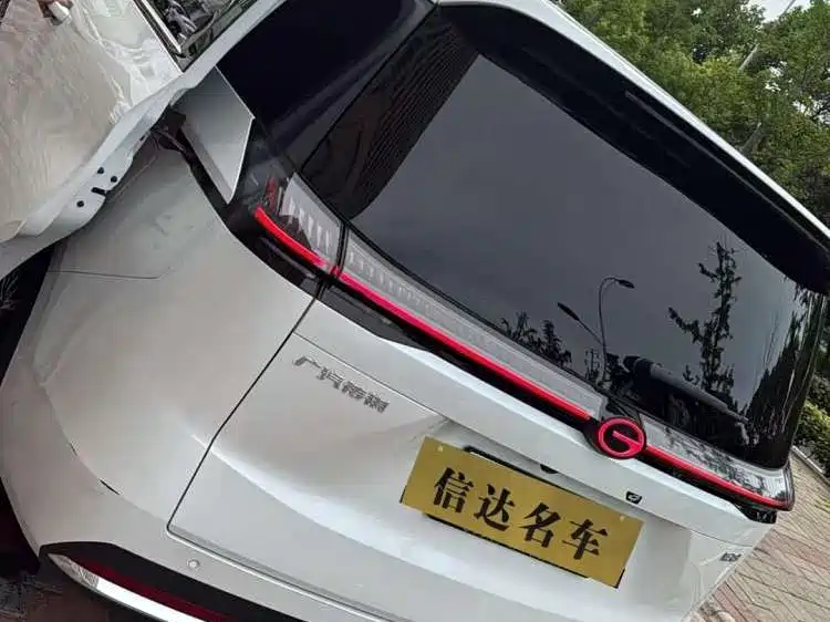 GAC Motor E8 PHEV 2024 — фото 6